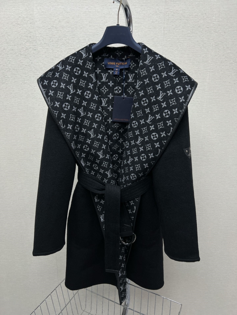 l0vis Vvtt0n outwear